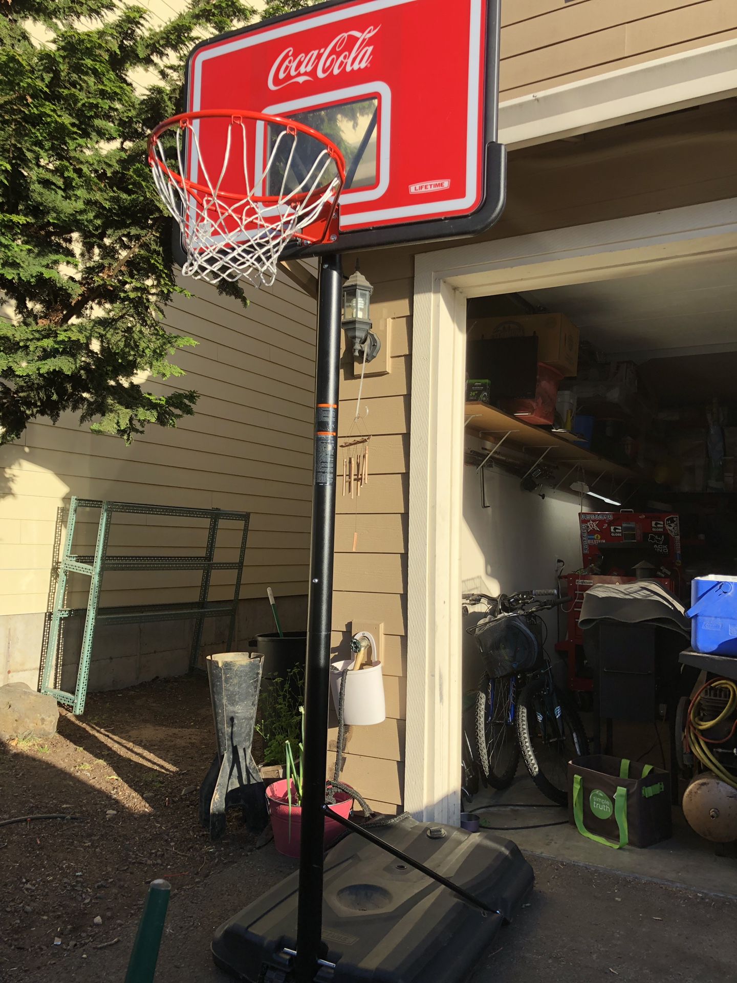 Coca Cola basketball hoop