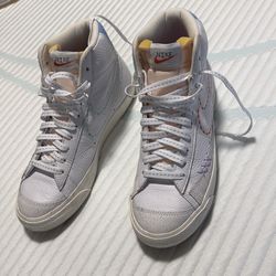 Women’s High Top Nike Blazers size 9