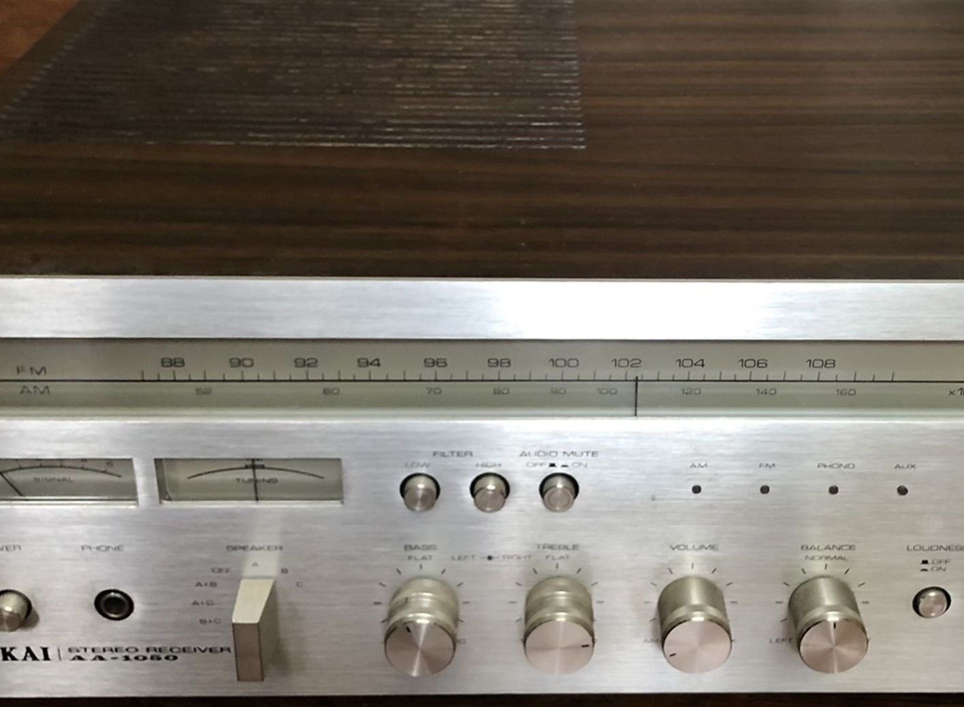 Vintage Akai AA-1050 Stereo Receiver
