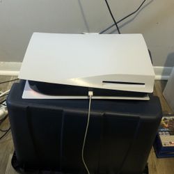PS5 BARELY USED 