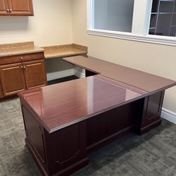 Office Desk, U-shaped with Hutch