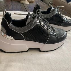 Michael Kors  Size 6