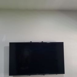 Samsung 40 Inch Smart TV - With TV Mount If Needed 