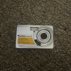 Kodak EasyShare M753 digital camera. 