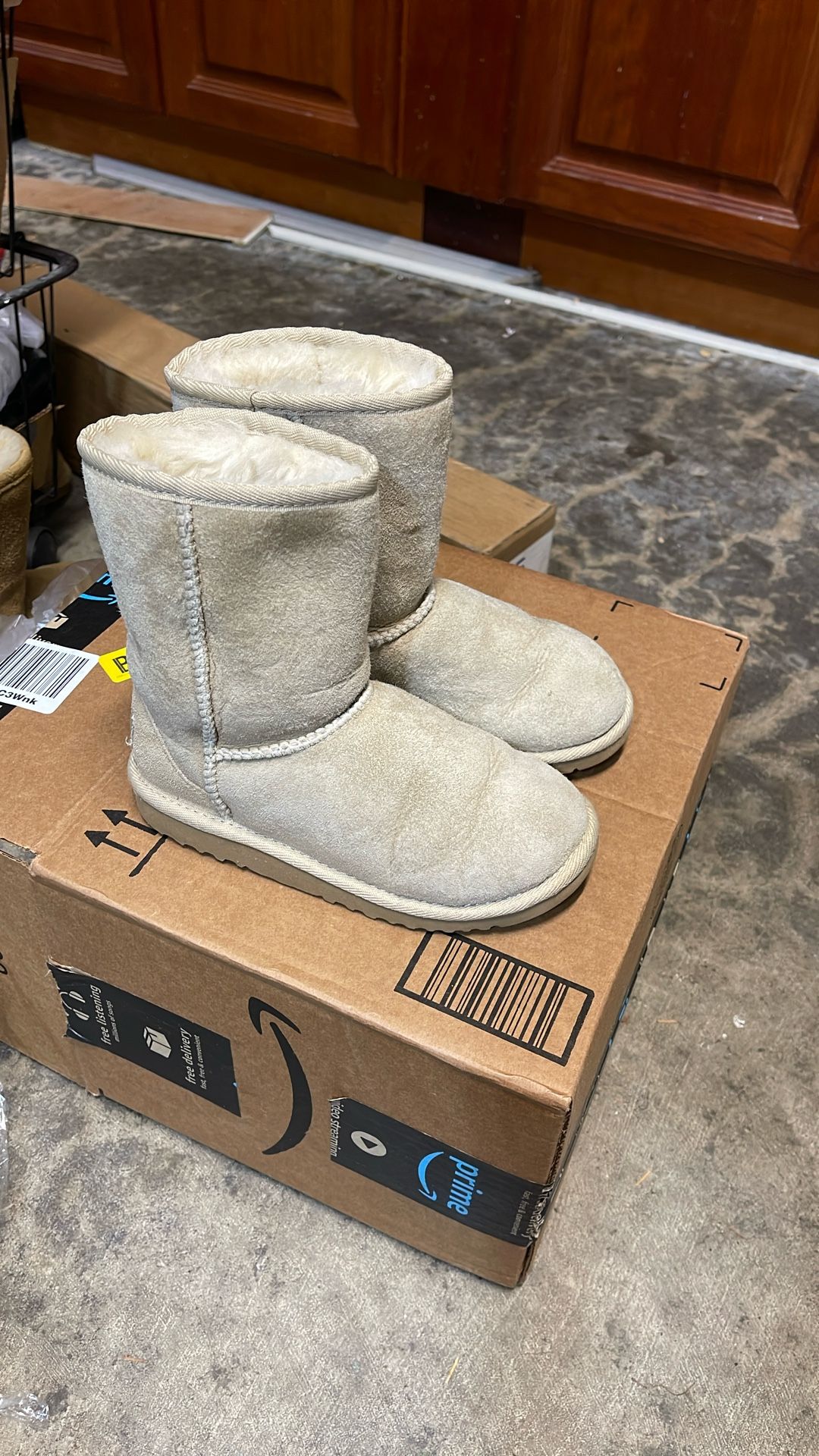 Ugg Snow Boot Kids Size 13