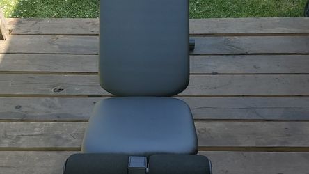 Adjustable weight bench