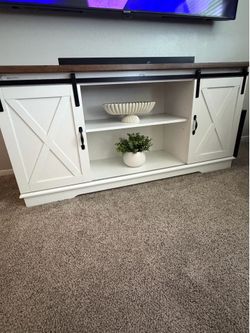 Tv console