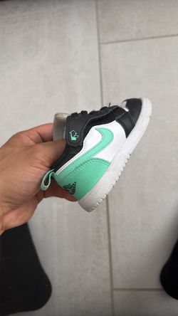 Nike Air Jordan 1 Toddler Sneaker