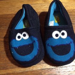 Sesame Street Blue Cookie Monster Slippers Size Medium Toddler 5/6