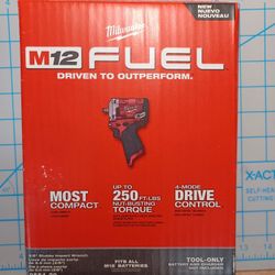 Milwaukee 3/8" Stubby Impact Wrench 