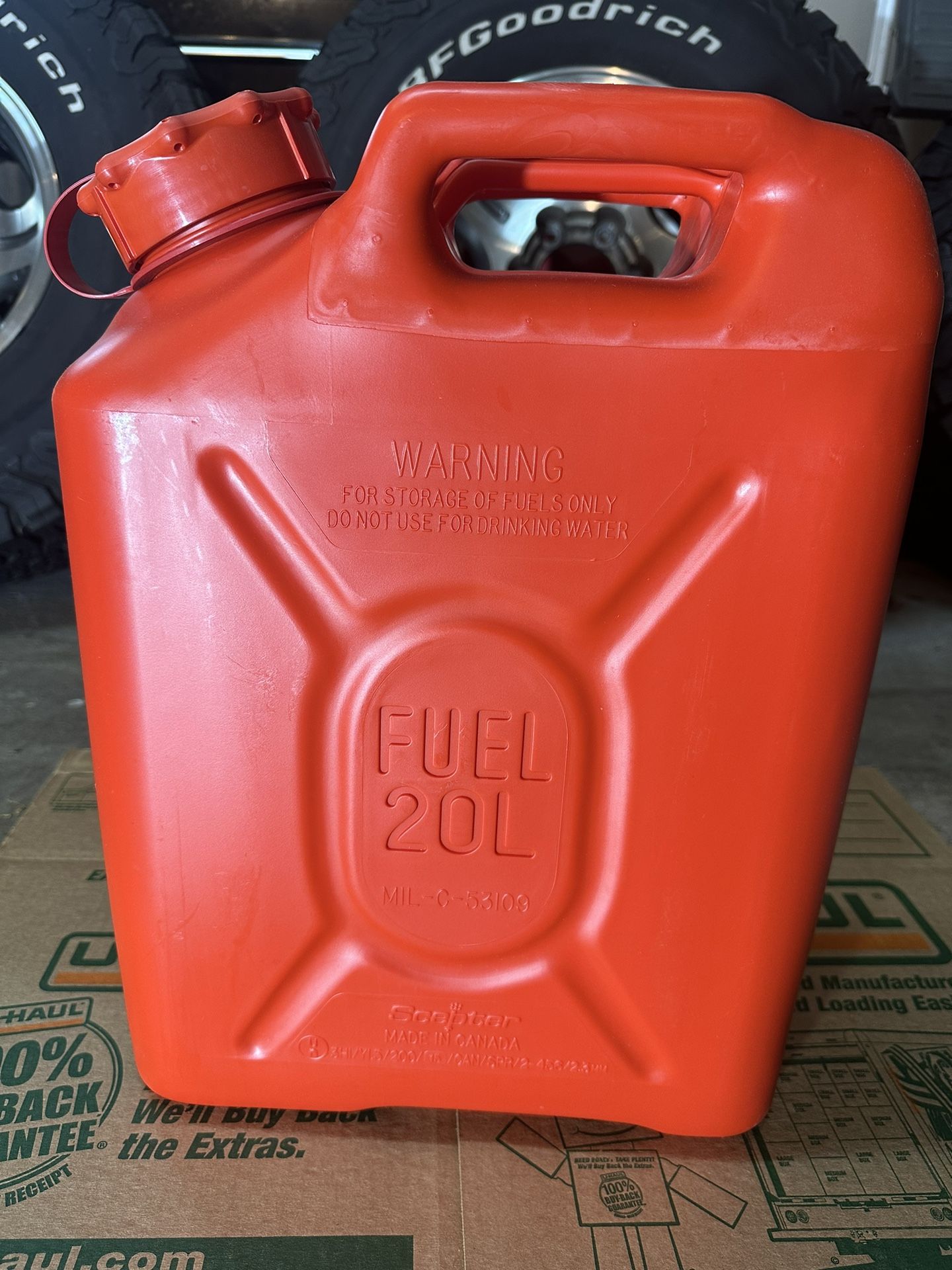 SCEPTER MILITARY FUEL CAN 20L Brand new! Red Color! Made In Canada!