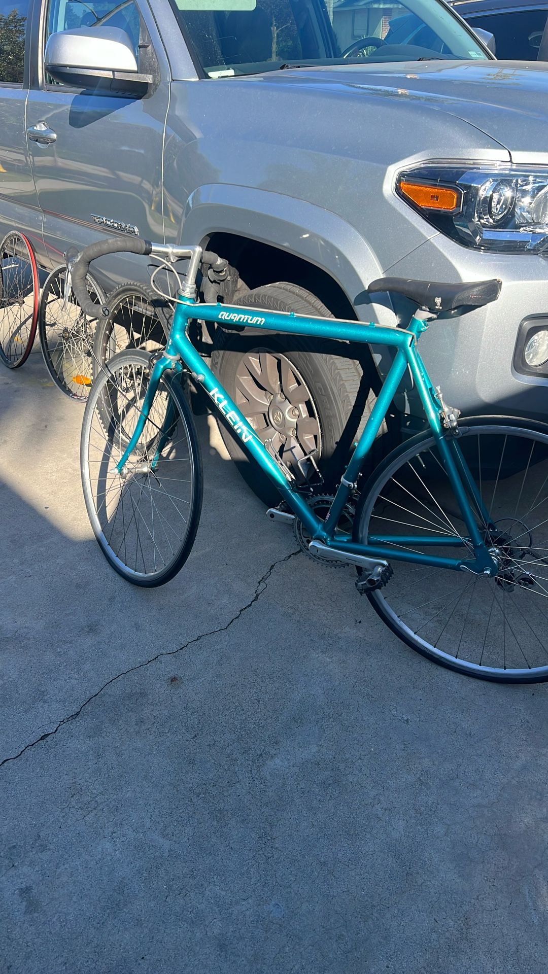Klein Quantum Vintage Retro Racing Bike With Extra Rims!
