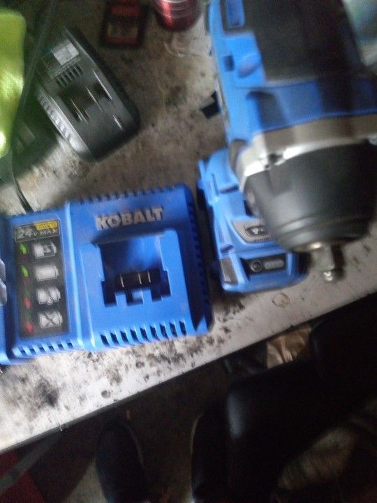 Brand New 3/8 Impact Gun Four Quarter Inch Impact Driver