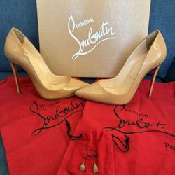 Christian Louboutin So Kate Size 34 1/2 Nude