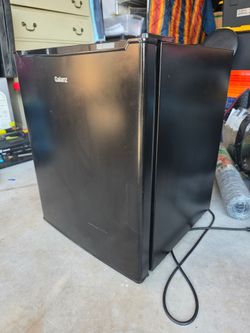 Mini fridge
