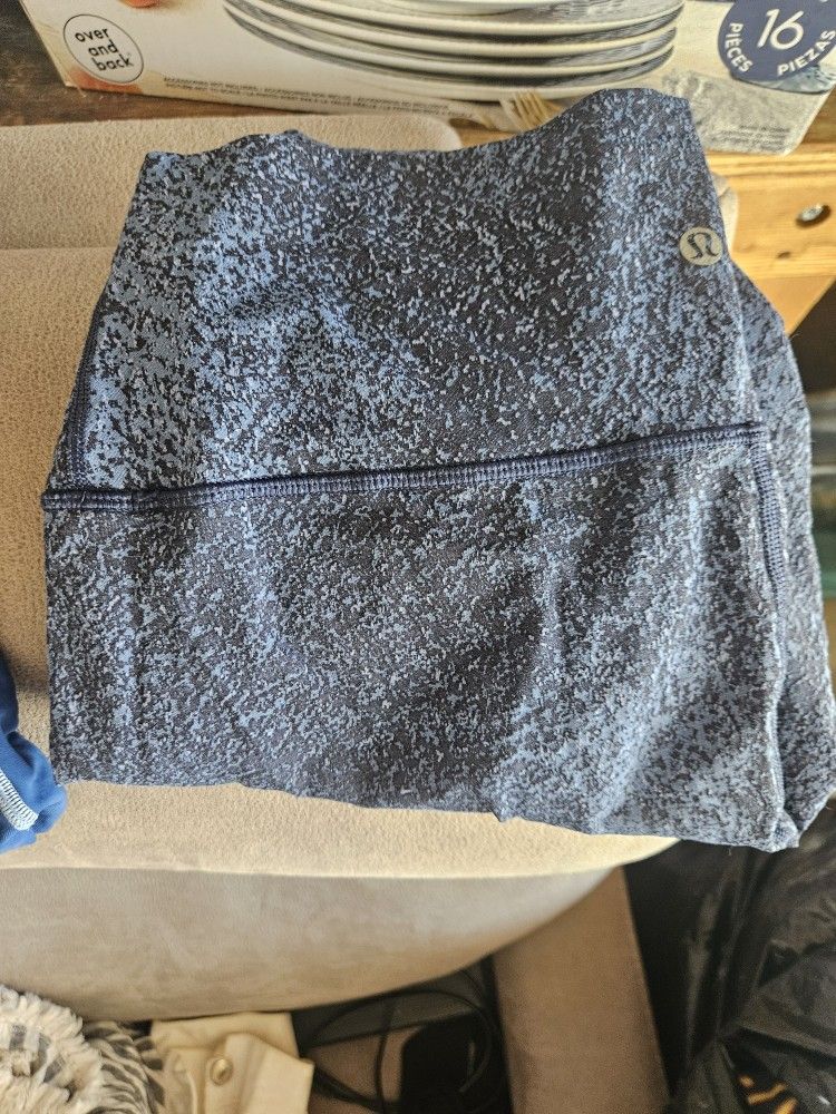 Lulu Lemon Size 8