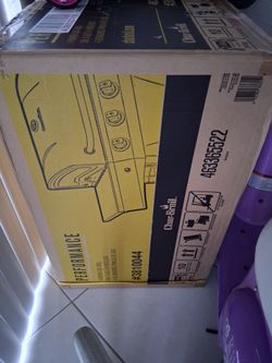 Char-Broil Performance 4-Burner Gas Grill brand new never open