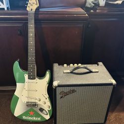 Like New Fender Rumble 25 1x8 25W Bass Combo Amp with Guitar