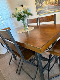 Dining table set
