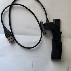 Fitbit Charge 4, Metal Mesh Band, Charging Cable