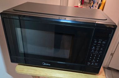 Microwave Oven 0.9 cu ft $30