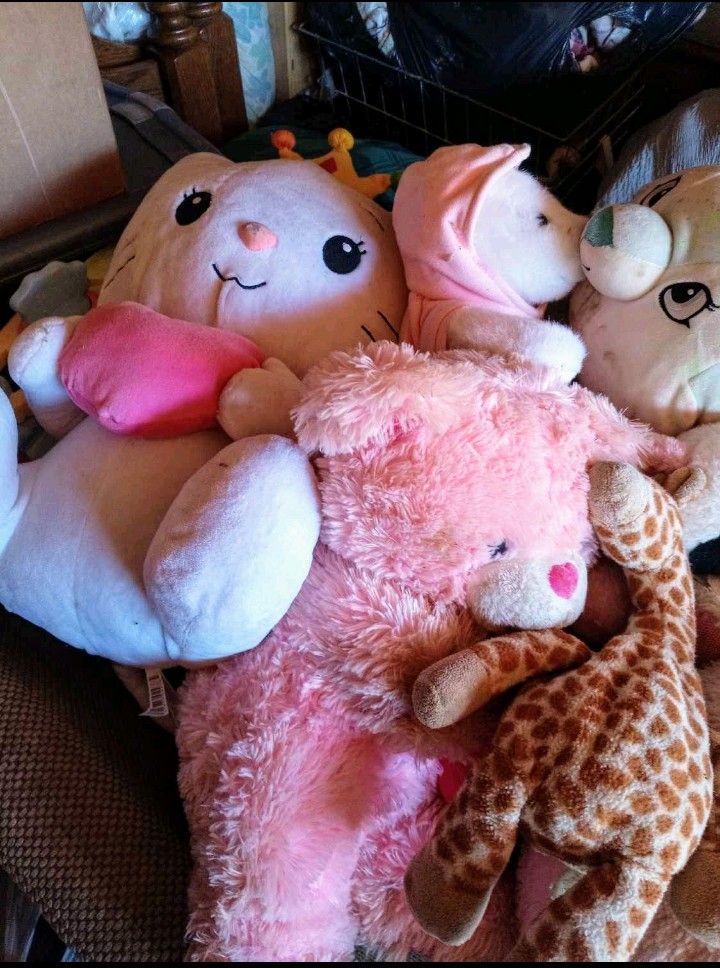 Big Bundle Lot Of Stuffed Animals + Riding Sticks Toys