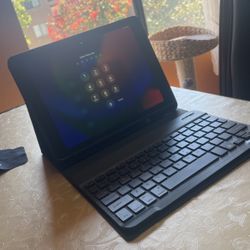 IPAD w/ LED Keyboard and Case 
