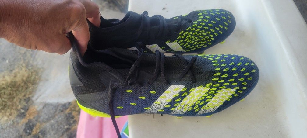 Adidas predatordelete size eleven