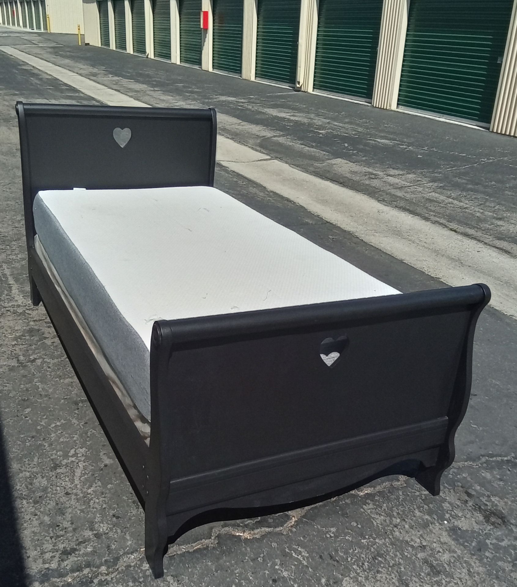 TWIN BED FRAME WITH BOX SPRING AND MATTRESS