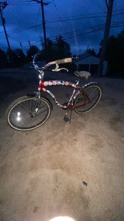 Beach cruiser bicycle