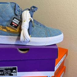 Nike Blazer Supreme Men Size 9.  Women Size 10.5