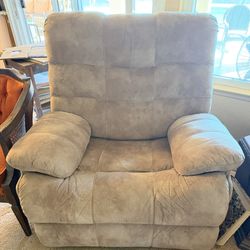 Large Cushy Recliner 