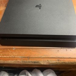 PS4 Black