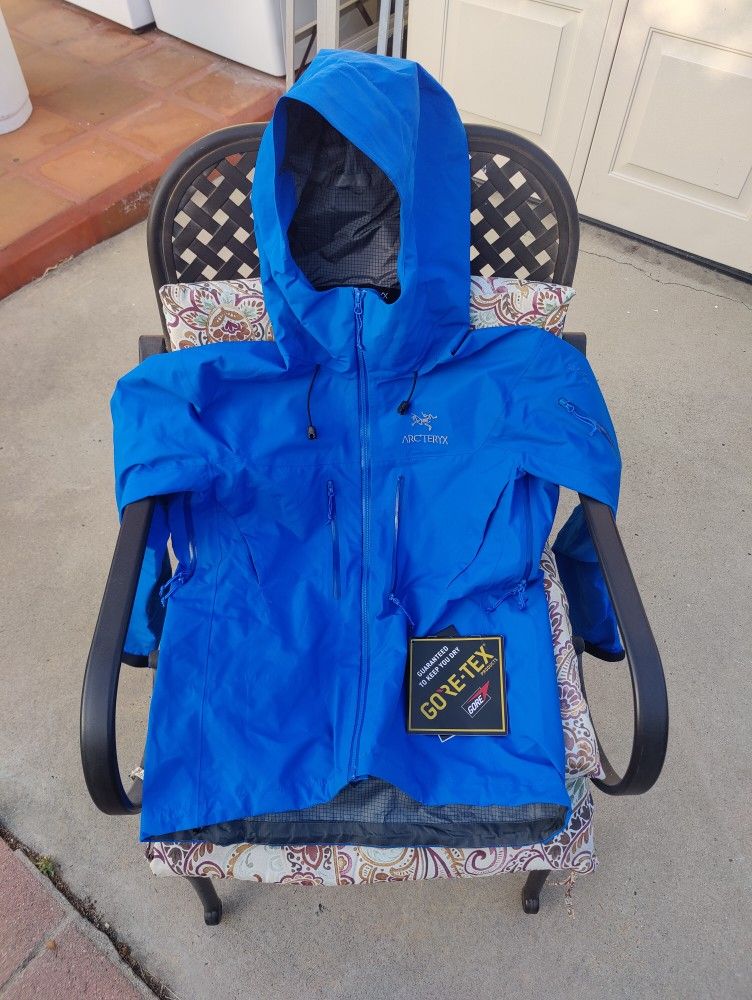 Arc'teryx Alpha SV Medium new jacket