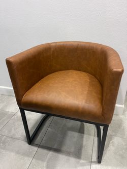Cub chair