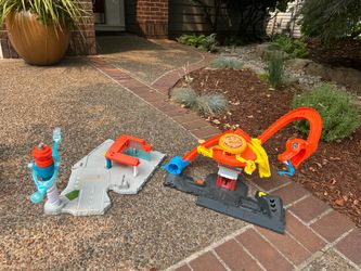 Hot Wheels and Matchbox car toy sets