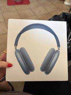 AirPod Max Style headphones