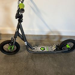 Mongoose Scooter - Brand New**