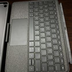 Logitech Combo Touch for iPad 10