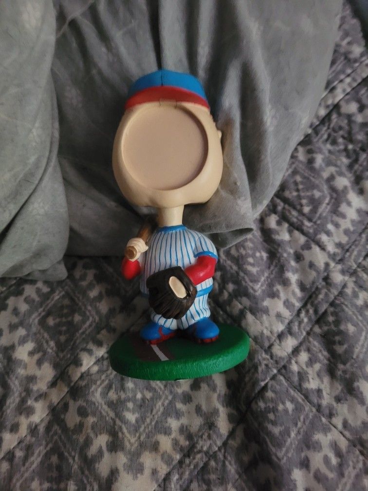 Picture Frame Bobble Heads All 3 For 30 Dollars 