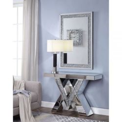 🔥🔥🔥Brand New Plush Mirrored Console Table🔥🔥🔥