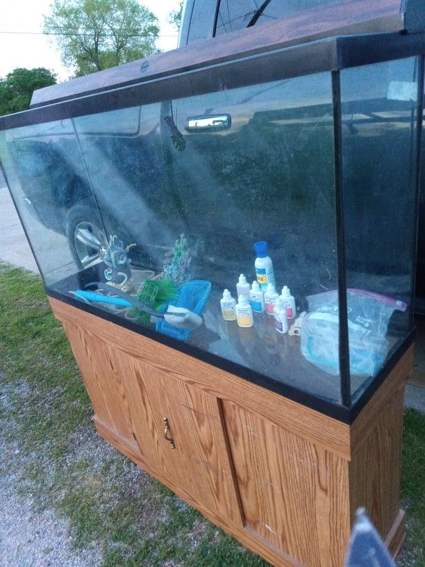 100 Gallon Fishtank And Stand