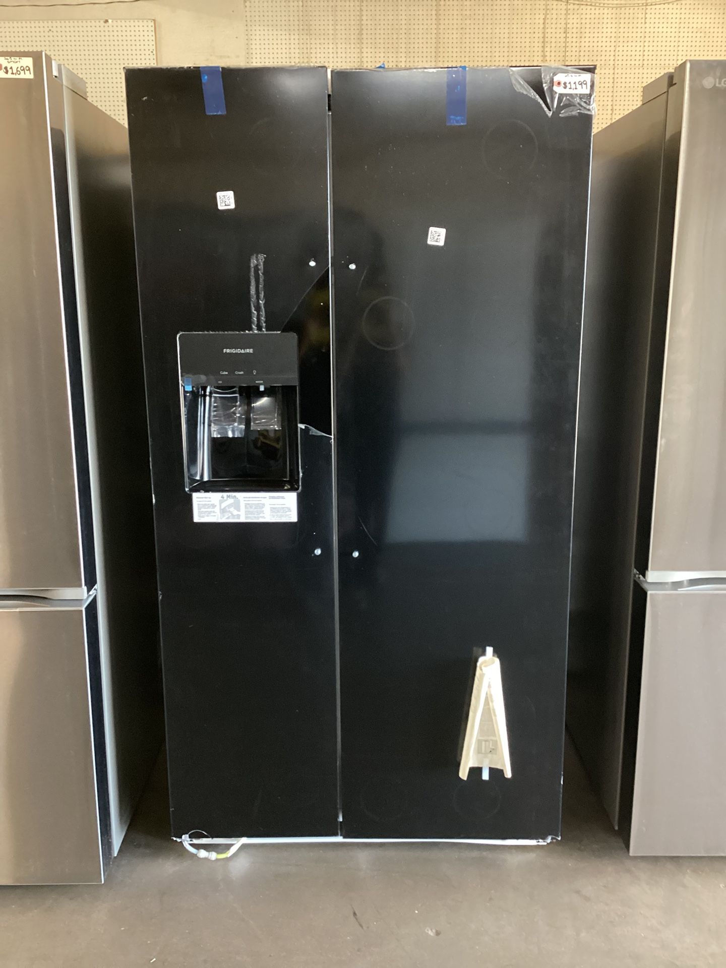 Frigidaire Side By Side Refrigerator With Water Dispenser And Ice Maker