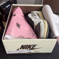 Low Top Athletic Shoes,new With Box