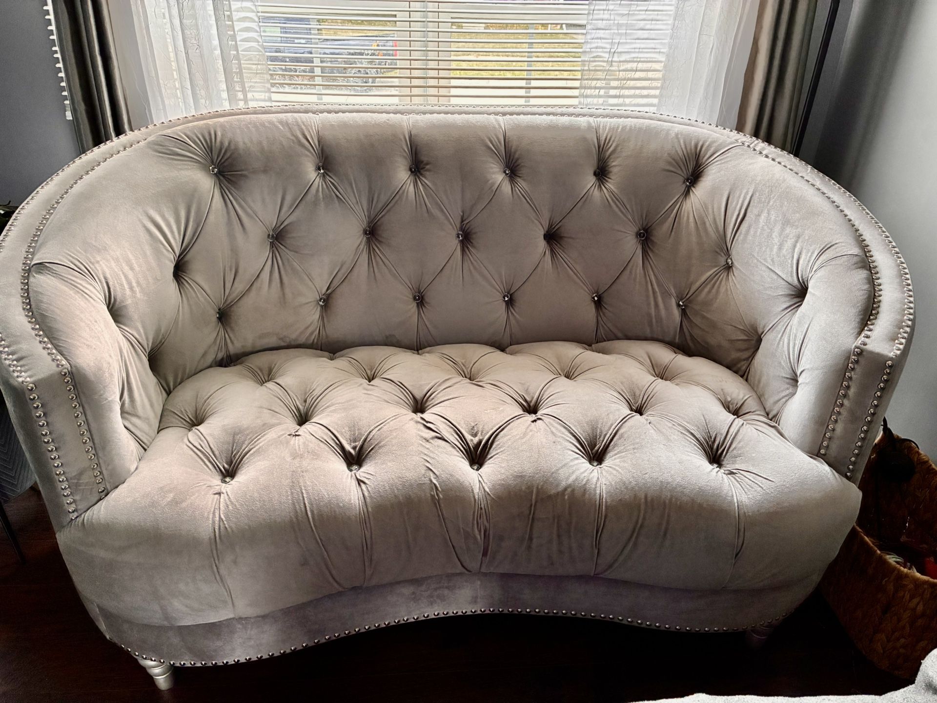 Modern Glam Tuft Sofa couch