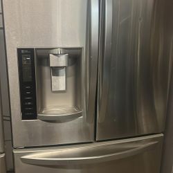 LG French Door Refrigerator 