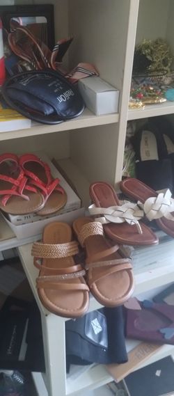 Shoes 3 dollars size 7