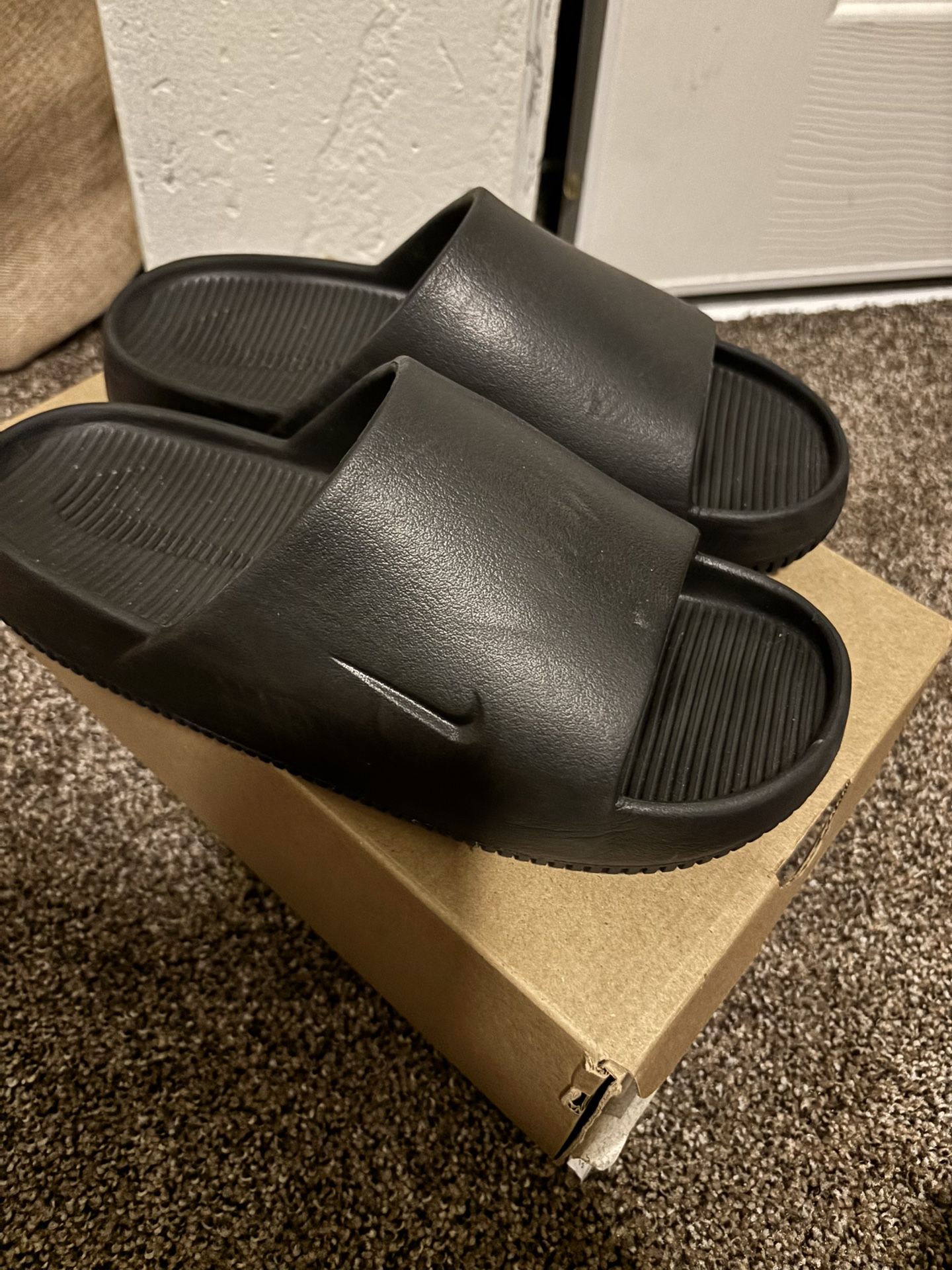 Nikes Slides