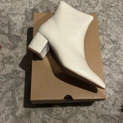 Womens Bone Color Boots Size: 9.5