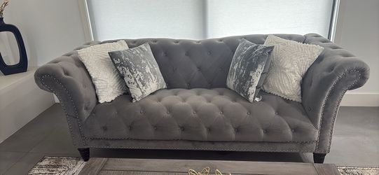 Living room sofa set and coffee table